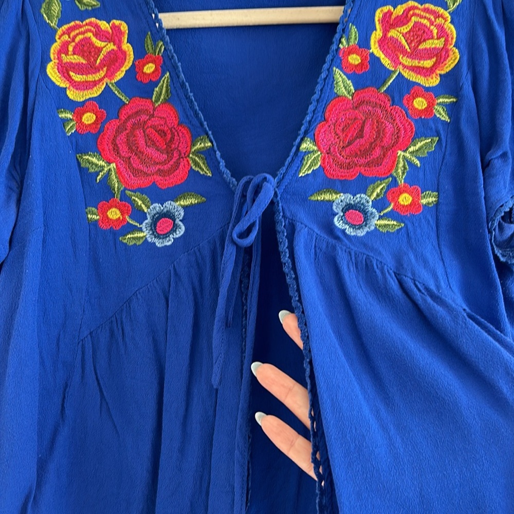 Embroidered top - Picture 2 of 2